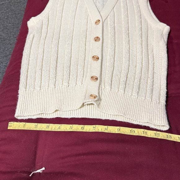 Vintage M 5 button sweater vest, off-white/cream - Picture 9 of 11